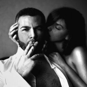 жена и брутален мъж, който увеличи пениса си